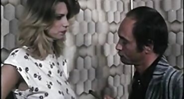 sex việt chơi đĩ Ariana Marie bị phim sx đốt cháy trong cả hai lỗ.