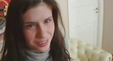 ngồi lên mặt sex Rên rỉ từ phim3x một vòi nước lớn.