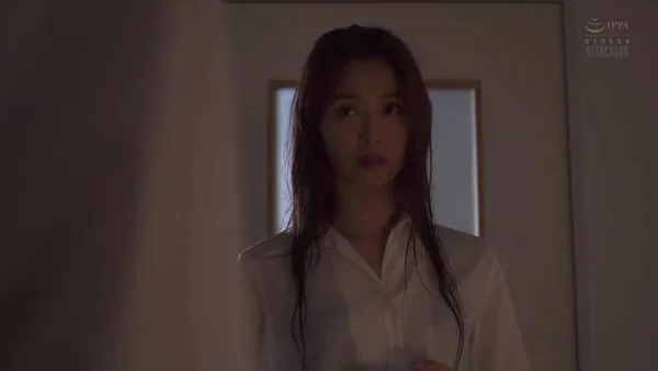 sex đánh bài Cơn bão lớn, cô giáo bị kẹt lại lớp với cậu học trò